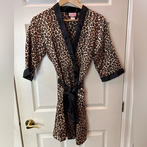 Charmour Vintage Leopard Print Satiny Robe with Black Trim & Belt M